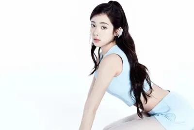 A OA do A2O LITE chama a atenção por sua semelhança com Jessica Jung